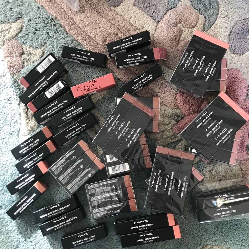 Cosmetics - Picture 6 of 8